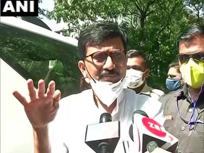 Uttar Pradesh Hathras rape case scuffle Rahul gandhi push and punch Raut No right to give slogan 'Save daughter' | हाथरस रेप केसः राहुल जी के साथ हाथापाई, धक्का-मुक्की, यह ठीक नहीं, राउत बोले-  'बेटी बचाओ' नारा देने का अधिकार नहीं