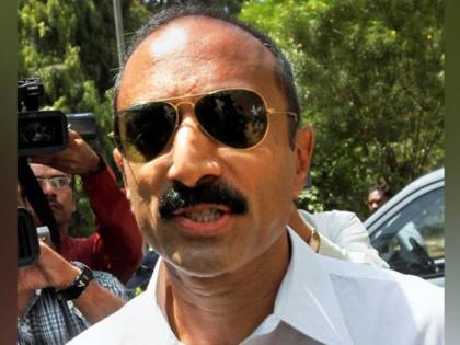 Gujarat man complains against sacked cop Bhatt’s crowd funding move | पूर्व IPS संजीव भट्ट के खिलाफ व्यक्ति ने लगाया धोखाधड़ी के जरिये पैसे जुटाने का आरोप, अदालत ने दिया जांच का आदेश