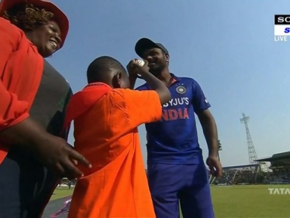 'What a lovely moment' Sanju Samson wins 6 years child fans' hearts as he meets kid fighting cancer after IND vs ZIM 2nd ODI check here | India-Zimbabwe series 2022: कैंसर से जंग लड़ रहे छह साल के क्रिकेट फैन से मिले सैमसन, जीता फैंस का दिल, देखें वीडियो