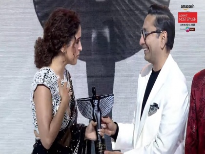 Lokmat Most Stylish Award 2023: Film actress Sanya Malhotra receives Lokmat's 'Most Stylish Game Changer Award' | Lokmat Most Stylish Award 2023: फिल्म अभिनेत्री सान्या मल्होत्रा को मिला लोकमत का 'मोस्ट इस्टालिश गेम चेंजर अवॉर्ड'