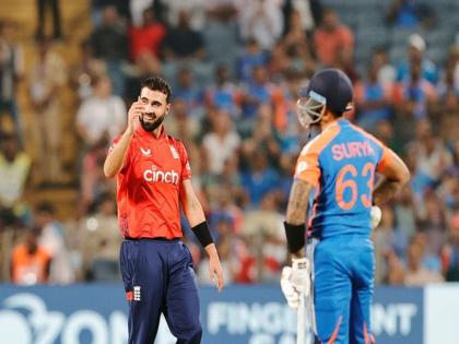 IND vs ENG 4th T20I: Saqib Mahmood Rattles India With Wickets Of Samson, Tilak & Suryakumar Yadav | IND vs ENG 4th T20I: साकिब महमूद ने ट्रिपल-विकेट मेडन के साथ इतिहास रचा, संजू, तिलक और सूर्यकुमार यादव अपने एक ओवर में किया आउट