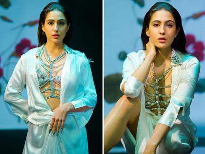 Sara Ali Khan Pics: शिमरी व्हाईट आउटफिटमध्ये सारा अली खानने दिल्या स्टनिंग पोझ, पाहा फोटो