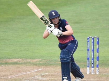 Sarah Taylor to miss women's world t20 due to anxiety condition | 'मानसिक अवसाद' में घिरीं इंग्लैंड को वर्ल्ड कप जिताने वाली ये स्टार क्रिकेटर, टी20 वर्ल्ड कप से हटीं