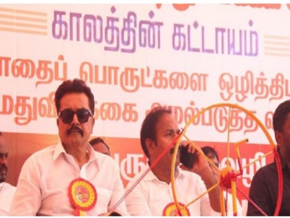 Tamil leader Sarathkumar told online rummy an intellectual game, said- "You cannot play it without knowledge" | तमिल नेता सरथकुमार ने ऑनलाइन रमी को बताया इंटेलेक्चुअल गेम, बोले- "बिना नॉलेज के आप इसे नहीं खेल सकते हैं"
