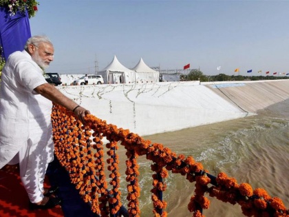 PM Modi will witness the entire filling of Sardar Sarovar Dam, will visit on birthday | सरदार सरोवर बांध के पूरा भरने की घटना के गवाह बनेंगे पीएम मोदी, जन्मदिन पर करेंगे दौरा