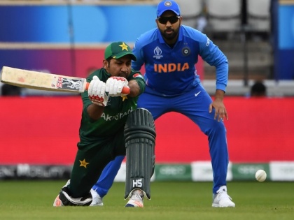 ICC World Cup 2019: Sarfaraz Ahmed issues strong warning to Pakistan teammates after India defeat | ICC World Cup 2019: भारत से हार के बाद टीम को बोले सरफराज, पाकिस्तान में जलालत झेलने को रहें तैयार