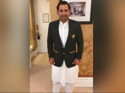 ICC World Cup 2019: Sarfaraz Ahmed criticised for Wearing Salwar Kameez To Meet Queen Elizabeth, Pakistan captain responds | CWC 2019: सलवार कमीज पहनकर महारानी से मिलने पर हुई सरफराज अहमद की आलोचना, पाकिस्तानी कप्तान ने दिया जवाब