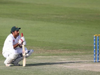 Rift between Pakistan captain Sarfraz Ahmed and pacers after lose in Cape Town test vs South Africa | दक्षिण अफ्रीका से करारी हार के बाद पाकिस्तानी टीम में तकरार, कप्तान सरफराज अहमद और तेज गेंदबाजों में 'ठनी'