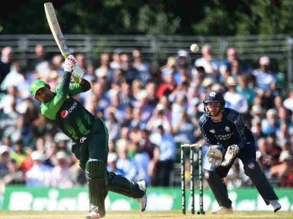 Sarfraz Ahmed guides Pakistan to beat Scotland by 48 runs in 1st T20 | पाकिस्तान ने पहले टी20 में स्कॉटलैंड को 48 रन से हराया, कप्तान सरफराज अहमद ने रचा इतिहास