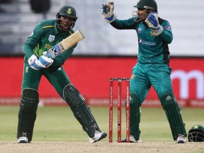 Pakistan captain Sarfraz Ahmed issue an apology after Racial Taunt on Andile Phehlukwayo | पाक कप्तान सरफराज अहमद ने मांगी माफी, 'नस्लभेदी' टिप्पणी के लिए लग सकता है चार वनडे या दो टेस्ट का बैन