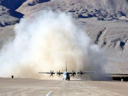 Chinese army angry over preparations to upgrade Nyoma airstrip on China border! | चीन सीमा पर वायुसेना द्वारा न्योमा हवाई पट्टी को उन्नत करने की तैयारी पर चिढ़ी चीनी सेना!