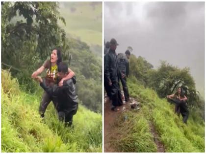 Woman Falls Into 100-Ft Gorge While Taking Selfie In Maharashtra's Satara; Rescued By Locals | Video: सेल्फी लेते समय महिला 100 फीट गहरी खाई में गिरी, स्थानीय लोग बने मसीहा, बची जान