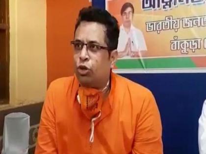 Partition of Bengal part of bigger conspiracy of BJP: Adhir | पश्चिम बंगाल: भाजपा सांसद ने अलग जंगलमहल राज्य की मांग की, अपने ही नेताओं की मांग से मुश्किल में बीजेपी Partition of Bengal part of bigger conspiracy of BJP: Adhir | पश्चिम बंगाल: भाजपा सांसद ने अलग जंगलमहल राज्य की मांग की, अपने ही नेताओं की मांग से मुश्किल में बीजेपी