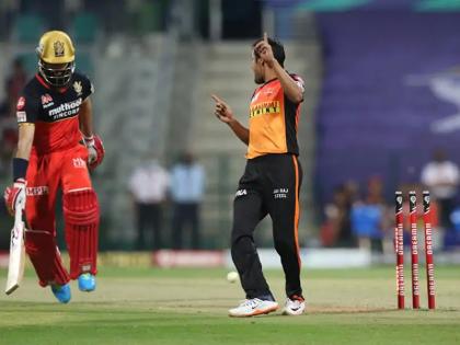 SRH Vs RCB IPL 2021 Match 6 Shahbaz Nadeem pick brilliant catch Devdutt Padikkal | IPL 2021: मैदान पर शाहबाज नदीम ने पकड़ा कमाल का कैच, देखे बल्लेबाज देवदत्त पडिक्कल भी रह गए हैरान