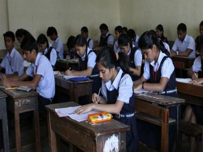 Delhi schools reopen Education Minister Manish Sisodia all classes from Monday | दिल्ली में सोमवार से खुलेंगे सभी स्कूल, शिक्षा मंत्री मनीष सिसोदिया ने दी जानकारी