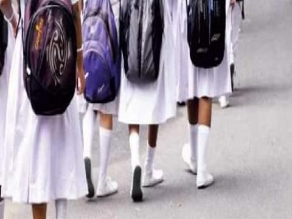 Bengaluru news condoms, contraceptive pills, cigarettes from school bags during checking | स्कूल में अचानक चेकिंग के दौरान छात्रों के बैग से निकले कॉन्डम, गर्भनिरोधक गोलियां, सिगरेट! हैरान रह गए शिक्षक