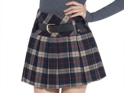 Skirt ban in england school, girls have to wear pant | ब्रिटेन के स्कूलों में स्कर्ट होगा बैन, इस वजह से पहनाना पड़ेगा फुलपैंट