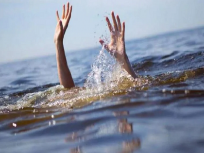 four youths who went to bathe in Narmada river died due to drowning three residents of Gujarat | नर्मदा नदी मे नहाने गये 4 युवकों की डूबने से मौत, मृतकों में तीन गुजरात के रहने वाले