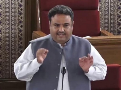 Pakistan's MP Danish Kumar told the pain of minorities in Parliament on forced conversion | पाकिस्तानी सांसद पर बनाया गया धर्मांतरण का दबाव, संसद में बताया अल्पसंख्यकों का दर्द, देखिए वीडियो