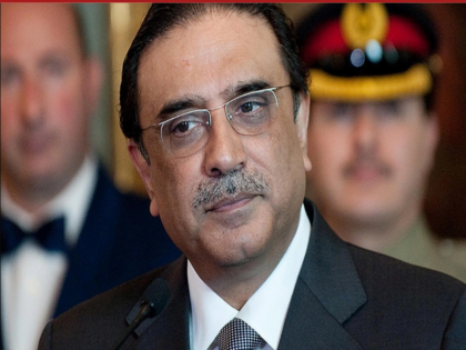 Pakistan's retired army chief General Qamar Javed Bajwa had threatened Zardari with martial law | जनरल कमर जावेद बाजवा ने जरदारी को दी थी मार्शल लॉ लगाने की धमकी, पाकिस्तान के पूर्व राष्ट्रपति ने किया खुलासा