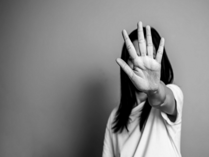 Husband pressurizing wife to have sex with friend complaint lodged in bihar | पत्नी पर दोस्त के साथ शारीरिक संबंध बनाने के लिए दबाव बना रहा था पति, पुलिस में दर्ज कराई शिकायत, जांच शुरू Husband pressurizing wife to have sex with friend complaint lodged in bihar | पत्नी पर दोस्त के साथ शारीरिक संबंध बनाने के लिए दबाव बना रहा था पति, पुलिस में दर्ज कराई शिकायत, जांच शुरू