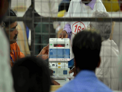 UP Nikay Chunav Out of 17 seats in Municipal Corporations BJP is leading on 15, BSP ahead on 2, see list | UP Nikay Chunav: नगर निगमों की 17 सीटों में से 15 पर बीजेपी 2 पर बसपा आगे, देखिए लिस्ट