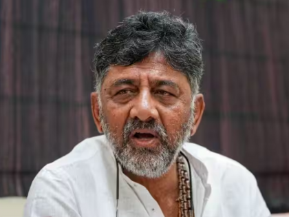 Karnataka Congress President DK Shivakumar threatens defamation case against news channels | डीके शिवकुमार ने दे दी समाचार चैनलों के खिलाफ मानहानि के केस की धमकी, इस बात से नाराज थे कर्नाटक कांग्रेस अध्यक्ष