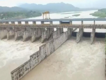allegation of AAP Delhi Floods are BJP Manufactured entire water from Hathini Kund was diverted towards Delhi | आप का आरोप- 9 और 13 जुलाई के बीच हथिनी कुंड से पूरा पानी दिल्ली की ओर मोड़ दिया गया, बाढ़ को बताया 'भाजपा द्वारा निर्मित आपदा'