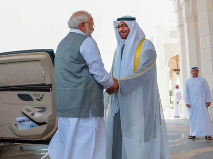 PM Modi visit to UAE full vegetarian meal prepared by the UAE President Mohammed bin Zayed Al Nahyan | यूएई में पीएम मोदी के सम्मान में आयोजित भोज में पूरी तरह से शाकाहारी व्यंजन परोसे गए, देखिए लिस्ट
