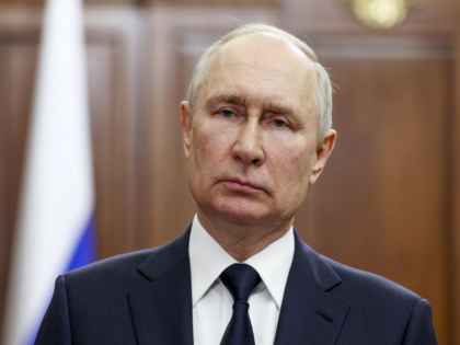 Russian President Vladimir Putin warned said If Ukraine used cluster bombs will retaliate | रूसी राष्ट्रपति व्लादिमीर पुतिन ने दी चेतावनी, कहा - 'यदि यूक्रेन ने क्लस्टर बम का इस्तेमाल किया तो...'