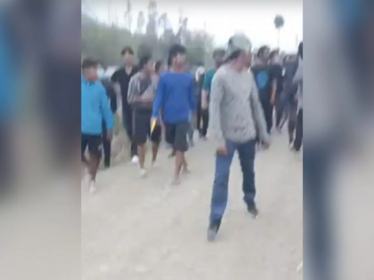 Manipur Claim in the FIR Before parading women naked mob killed a man | मणिपुर: FIR में दावा- महिलाओं को निर्वस्त्र कर परेड कराने से पहले भीड़ ने दिखाई थी दरिंदगी, बहन से दुष्कर्म का विरोध करने पर भाई की हत्या की