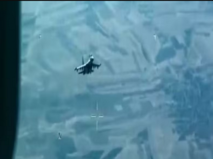 Russian fighter jet struck and damaged an American MQ-9 drone flying over Syria | रूसी लड़ाकू विमान ने अमेरिकी एमक्यू-9 ड्रोन पर हमला किया! सीरिया के आसमान में हुई घटना से दोनों देशों के बीच तनाव