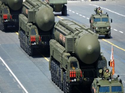 Former Russian President threatens Ukraine with nuclear attack shaken by drone attack on Moscow | पूर्व रूसी राष्ट्रपति ने यूक्रेन को परमाणु हमले की धमकी दी, मॉस्को पर ड्रोन हमले से तिलमिलाया है रूस