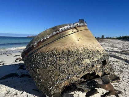 Mysterious object found off the coast of Australia identified as Indian rocket debris | ऑस्ट्रेलिया के तट पर मिली रहस्यमयी वस्तु की पहचान हुई, भारतीय रॉकेट का मलबा है दो मीटर ऊंची और दो मीटर चौड़ी चीज