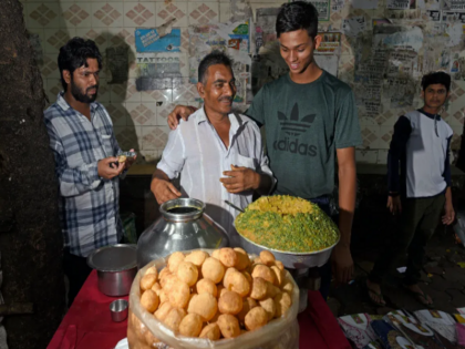 Did Yashasvi Jaiswal really sell pani-puri on the streets of Mumbai? childhood coach told truth | क्या यशस्वी जायसवाल सच में मुंबई की सड़कों पर पानी-पूरी बेचते थे? बचपन के कोच ने बताया क्या है सच्चाई