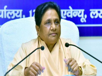 Mayawati's demand Supreme Court should immediately ban parties and alliances formed in the name of country | मायावती की मांग- देश के नाम पर बने दलों व गठबंधनों पर तुरंत रोक लगाए उच्चतम न्यायालय
