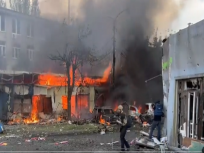 Video Russia's fierce missile attack in urban area of Ukraine 16 people died | वीडियो: यूक्रेन के शहरी इलाके में रूस का भीषण मिसाइल हमला, 16 लोगों की मौत, देखिए घटना के बाद का वीडियो Video Russia's fierce missile attack in urban area of Ukraine 16 people died | वीडियो: यूक्रेन के शहरी इलाके में रूस का भीषण मिसाइल हमला, 16 लोगों की मौत, देखिए घटना के बाद का वीडियो