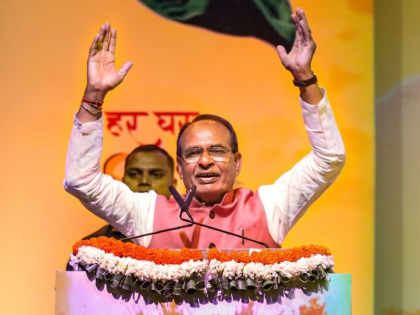 CM Shivraj gave another gift gas cylinder will be available for Rs 450 under Ladli Brahmin Yojana | सीएम शिवराज ने महिलाओं को एक और तोहफा दिया, लाड़ली बहना योजना में 450 रुपये में मिलेगा गैस सिलेंडर, विस्तृत विवरण CM Shivraj gave another gift gas cylinder will be available for Rs 450 under Ladli Brahmin Yojana | सीएम शिवराज ने महिलाओं को एक और तोहफा दिया, लाड़ली बहना योजना में 450 रुपये में मिलेगा गैस सिलेंडर, विस्तृत विवरण