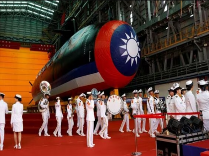 To counter China Taiwan built indigenous submarine capable of laying mines and attacking warships | चीन को जवाब देने के लिए ताइवान ने बनाई स्वदेशी पनडुब्बी, बारूदी सुरंगें बिछाने और युद्धपोतों पर हमला करने में सक्षम