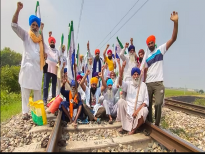 Farmers' 'Rail Roko' movement ends in Punjab, movement of about 600 trains affected | पंजाब में किसानों का 'रेल रोको' आंदोलन खत्म, करीब 600 ट्रेन की आवाजाही प्रभावित हुई