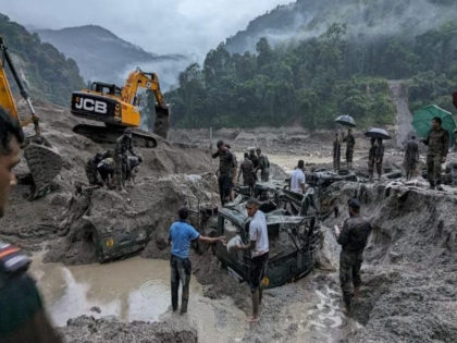 Death toll in Sikkim floods rises to 27, 141 people still missing, 2,413 people evacuated safely | सिक्किम में बाढ़ में मरने वालों की संख्या 27 हुई, 141 लोग अब भी लापता, 2,413 लोगों को सुरक्षित निकाला गया