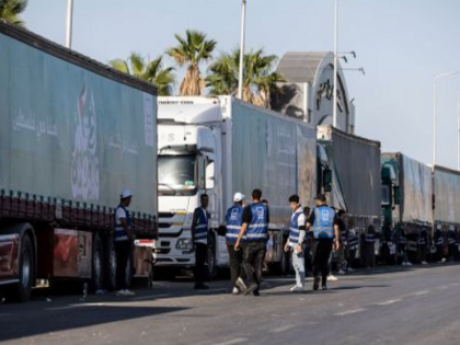 Israel-Hamas War humanitarian aid entered Rafah border crossing to reach blockaded Gaza Strip | Israel-Hamas War: राफा सीमा से मानवीय सहायता वाले ट्रक गाजा पहुंचे, इजराइली सेना ने केवल भोजन, दवा और पानी को अनुमति दी, ईंधन को मंजूरी नहीं Israel-Hamas War humanitarian aid entered Rafah border crossing to reach blockaded Gaza Strip | Israel-Hamas War: राफा सीमा से मानवीय सहायता वाले ट्रक गाजा पहुंचे, इजराइली सेना ने केवल भोजन, दवा और पानी को अनुमति दी, ईंधन को मंजूरी नहीं