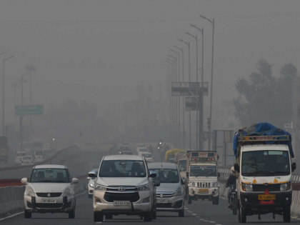 main cause of pollution in Delhi's air is smoke emitted from vehicles share of stubble stubble burning 23 percent | दिल्ली की हवा में प्रदूषण का प्रमुख कारण वाहनों से निकलने वाला धुंआ, पराली की हिस्सेदारी 23 प्रतिशत