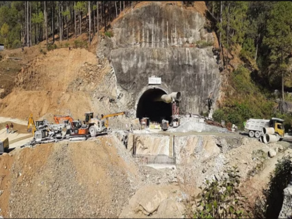 Uttarkashi Tunnel Rescue Drilling work in the tunnel has reached the final stage operation continues | सुरंग में ड्रिलिंग का काम पहुंचा अंतिम चरण में, युद्ध स्तर पर रेस्क्यू ऑपरेशन जारी, फंसे मजदूरों ने अपने परिवार से कहा- घबराओ नहीं