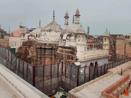 Varanasi Court allows Hindu petitioners in Gyanvapi Mosque to offer prayers at basement | ज्ञानवापी मामला: वाराणसी कोर्ट ने हिंदू याचिकाकर्ताओं को तहखाने में पूजा करने की अनुमति दी, सात दिनों के भीतर शुरू होगी