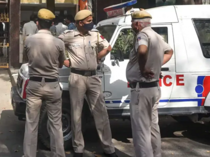 Pakistan link revealed in bomb threat case in Ahmedabad schools Emails | अहमदाबाद के स्कूलों में बम की धमकी मामले में पाकिस्तान का लिंक सामने आया, एस सैन्य छावनी से भेजे गए थे इमेल Pakistan link revealed in bomb threat case in Ahmedabad schools Emails | अहमदाबाद के स्कूलों में बम की धमकी मामले में पाकिस्तान का लिंक सामने आया, एस सैन्य छावनी से भेजे गए थे इमेल