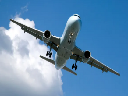 Passenger in plane demanded sex from air hostess took off all his clothes had to make emergency landing accused arrested | विमान में यात्री ने एयरहोस्टोस से की सेक्स की मांग, सारे कपड़े उतारे, करानी पड़ी इमरजेंसी लैंडिंग, आरोपी गिरफ्तार