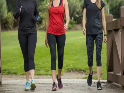 walking outdoors vs walking on a treadmill paidal chalne ke fayde roj kitna paidal chalna chahiye | बाहर टहलना या ट्रेडमिल पर चलना, क्या है ज्यादा फायदेमंद? जानें कैसे होगी आपकी फिटनेस बेहतर walking outdoors vs walking on a treadmill paidal chalne ke fayde roj kitna paidal chalna chahiye | बाहर टहलना या ट्रेडमिल पर चलना, क्या है ज्यादा फायदेमंद? जानें कैसे होगी आपकी फिटनेस बेहतर