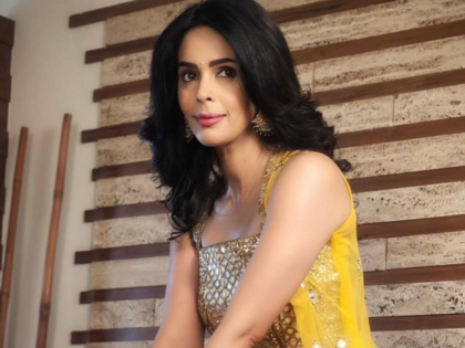 Mallika Sherawat shocking claim Bollywood hero used to knock on the door at midnight shared horrifying incident | मल्लिका शेरावत का चौंकाने वाला दावा- बॉलीवुड हीरो आधी रात को दरवाजा पीटता था, खौफनाक घटना शेयर की