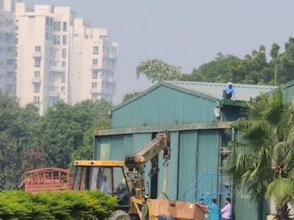 allahabah High Court order illegal helipad of Jaypee Greens was demolished by Greater Noida Authority | इलाहाबाद हाईकोर्ट के आदेश के बाद जेपी ग्रीन्स के अवैध बने हेलीपैड को ग्रेटर नोएडा प्राधिकरण ने ढहाया, अवैध निर्माण को रोकने का भी निर्देश
